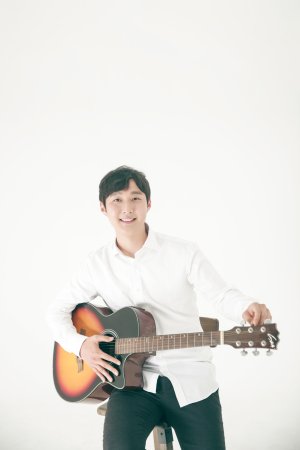 "대학로 상업극과는 비슷한 듯 다른 공연이에요" 연극 '게스트하우스'