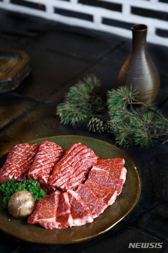 【서울=뉴시스】메이필드호텔 '낙원'의 '한우 갈비'