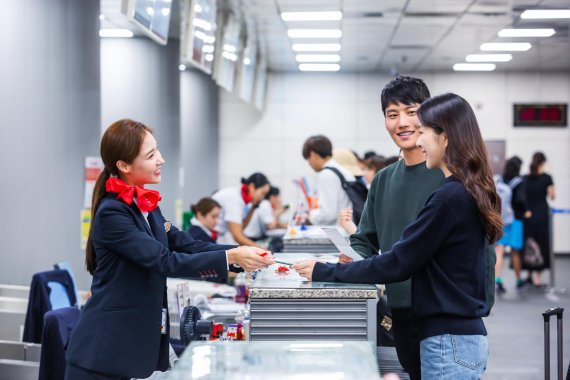 공항철도는 추석 연휴 막차 시각을 연장하는 등 출국객과 귀경객의 교통편의를 위해 특별수송대책을 마련해 운영한다. 사진은 서울역 도심공항터미널 전경.