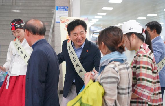 [fn포토] 원희룡 지사 “제주도서 즐거운 한가위를”