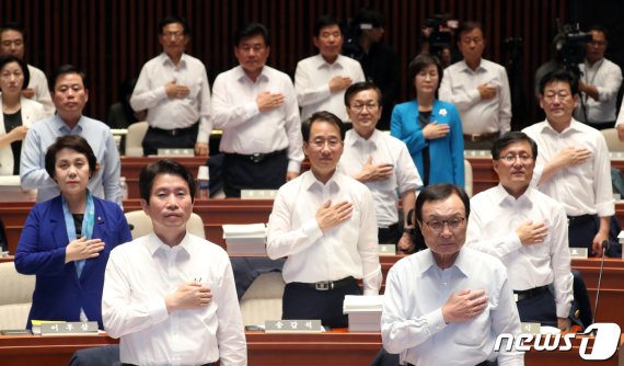 7개월 남은 총선, 민주당 불출마 명단 살펴보니..
