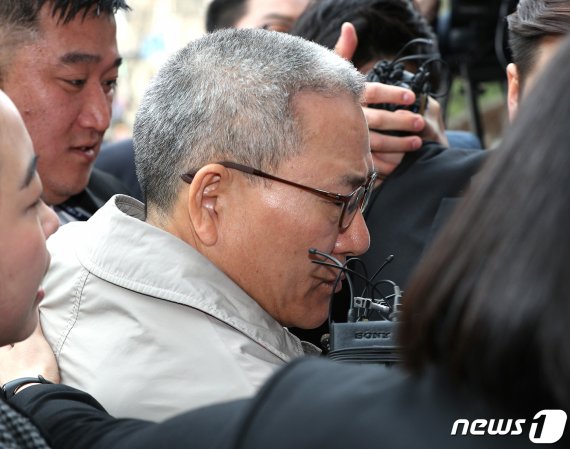 檢, KT 이석채에 징역 4년 구형…이석채 "검찰 위력 실감(종합)