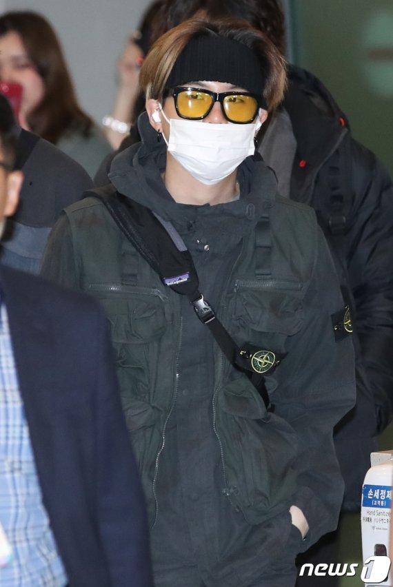 그룹 방탄소년단(BTS) 슈가가 24일 오전 해외 일정을 마치고 인천국제공항을 통해 입국하고 있다. 2019.9.24/뉴스1 © News1 권현진 기자