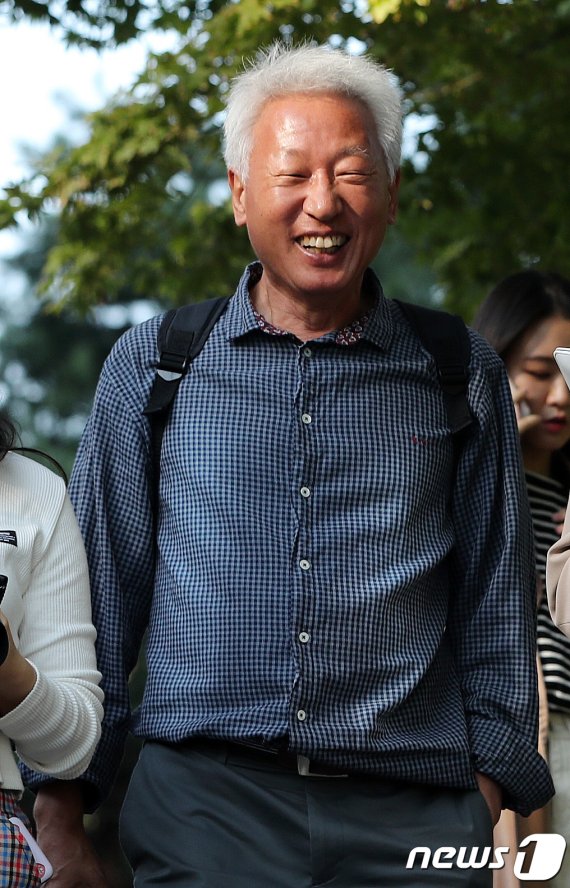 연세대 총학 공식 입장 내놓자..류 교수 '파면 반대' 대자보까지(종합)