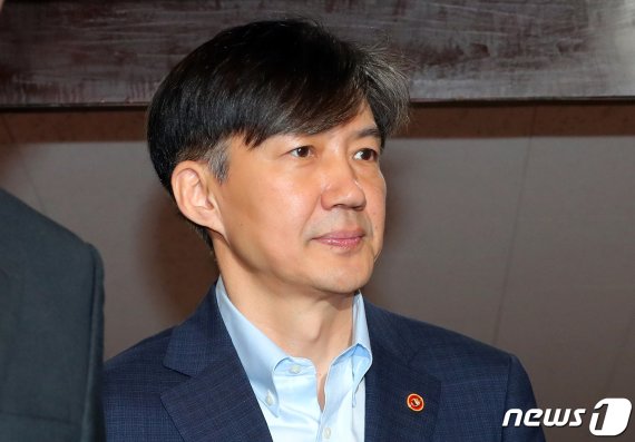 조국 아들 어제 비공개 소환…'허위 인턴증명서' 의혹 조사