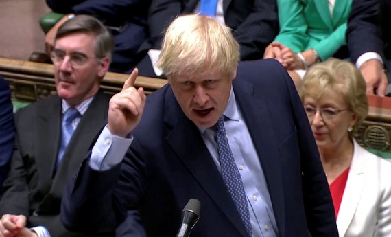 보리스 존슨 영국 총리가 25일(현지시간) 런던 하원에서 연설하고 있다.로이터뉴스1