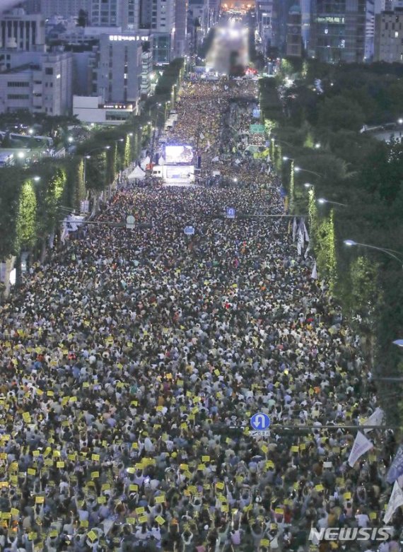 "100만명"…검찰 심장부 점령한 '검찰개혁 촛불'(종합)