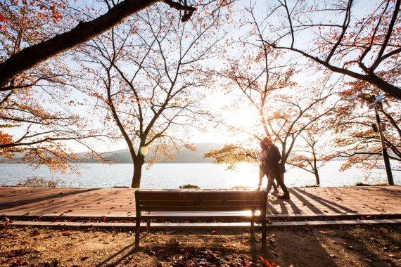 호수와 강, 염전에서 느낄 수 있는 가을 여행