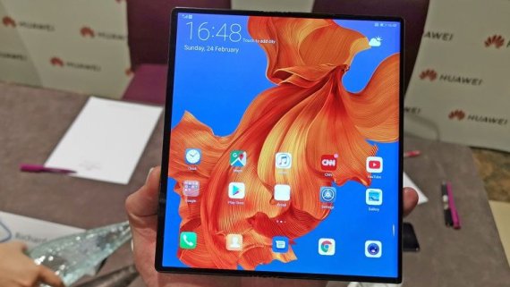 화웨이의 폴더블폰 메이트X. 이르면 이달중 출시될 예정이다. - 회사 홈피 갈무리