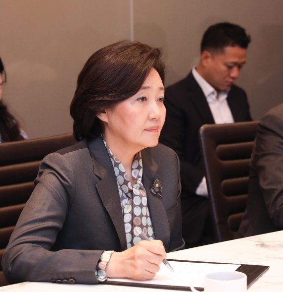 박영선 장관, "한국·프랑스, 아시아·유럽 스타트업 협력 가교 역할돼야"