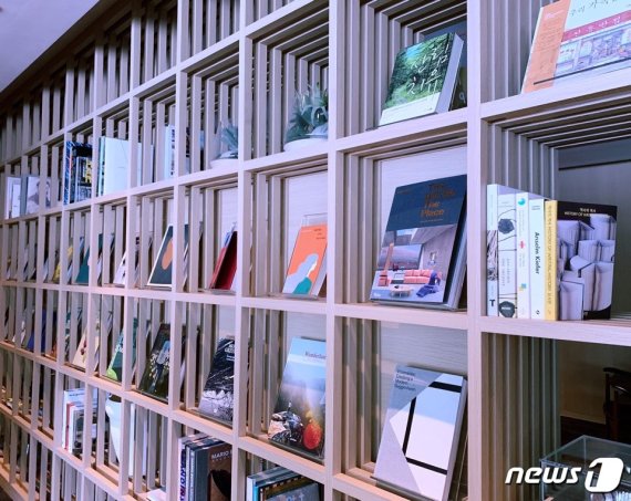 파크로쉬 리조트 앤 웰니스의 라이브러리© 뉴스1