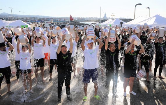 [fn포토] 원희룡 지사 “미라클365 X 아이스버킷 챌린지 런”