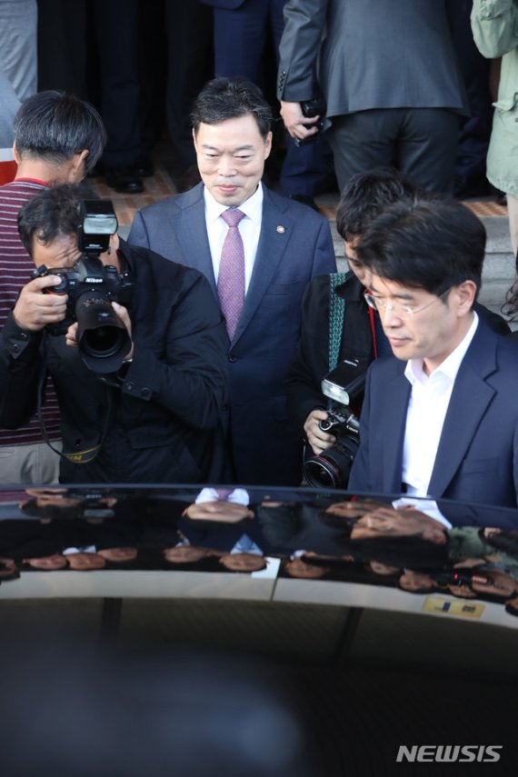 '조국' 없는 법무부 국정감사…검찰개혁 난타전 예고