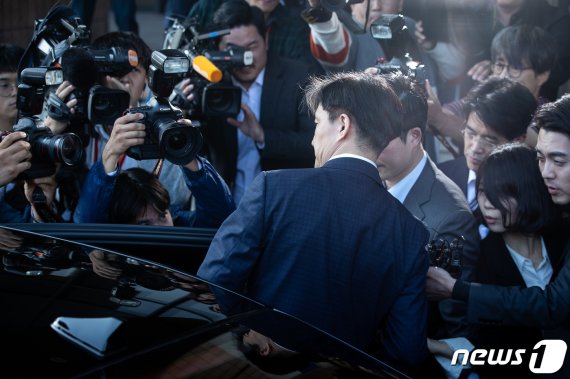 '조국 사퇴' 장관 없는 오늘 법무부 국감…차관이 대신 출석