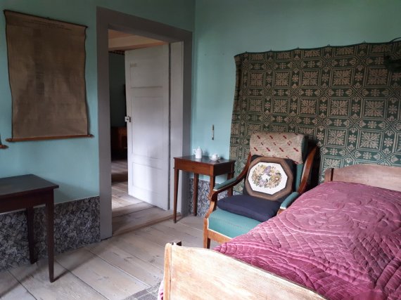 집필실 옆 작은 침실. 조성관 작가 제공