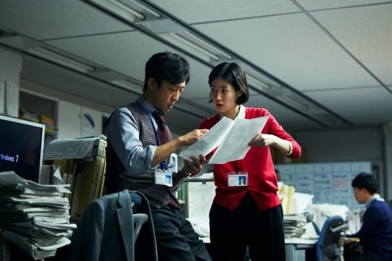 [이 영화] 정치무관심 세대가 만들어 더 특별한 반아베영화 '신문기자'