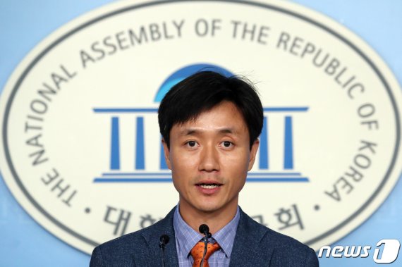 정의당 "국회의원 자녀입시 전수조사 어물쩍 넘어가려는 한국당"