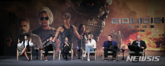 "T800, 사라 코너 죽지 않았다"...'원조'시리즈의 귀환 '터미네이터:다크페이트'