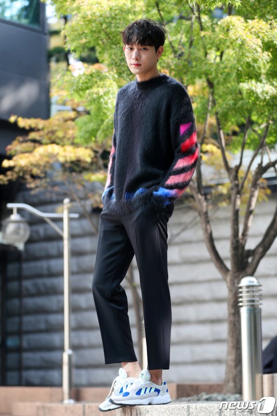 MBC 수목드라마 '어쩌다 발견한 하루'에 출연 중인 배우 김영대(오남주 役)가 21일 서울 종로구 뉴스1 본사에서 인터뷰에 앞서 포즈를 취하고 있다. 2019.10.21/뉴스1 © News1 민경석 기자