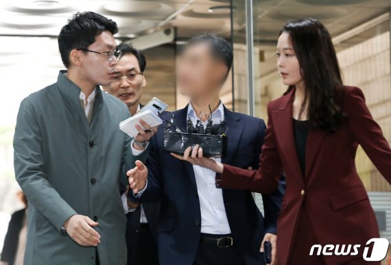 '윤총경 부인 특혜 파견' 의혹에…경찰 "외교부 주관 공모"