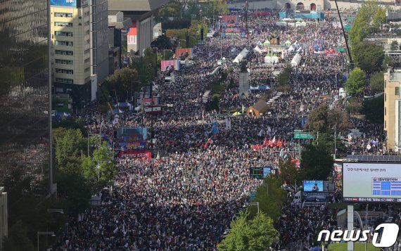 '조국국감' 마친 한국당, '주말 장외집회 전략' 고심