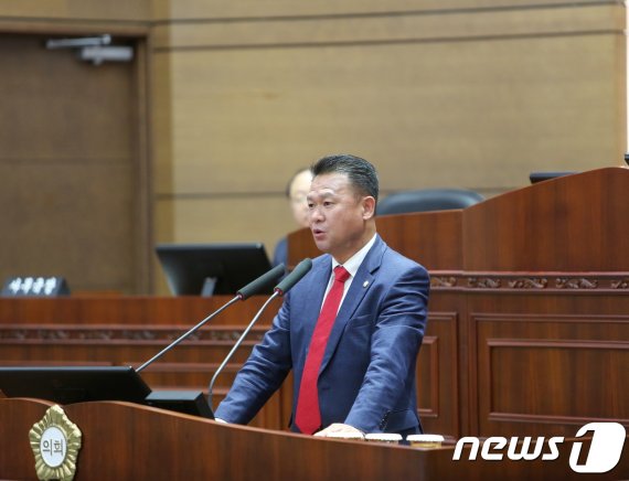 천안시의회 권오중 의원이 22일 열린 제226회 임시회에서 5분 발언을 하고 있다.© 뉴스1