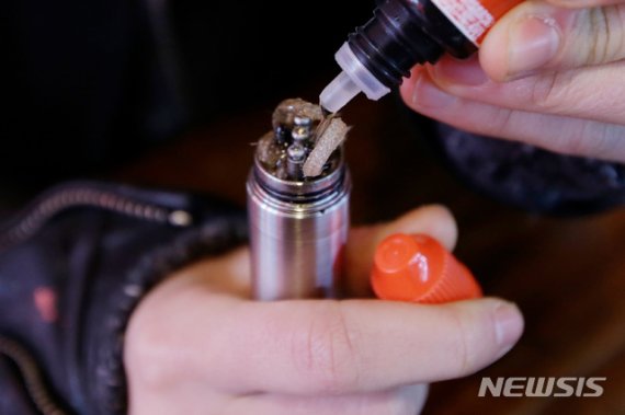 '액상형 전자담배' 종합대책 나온다…정부 "피해 최소화"