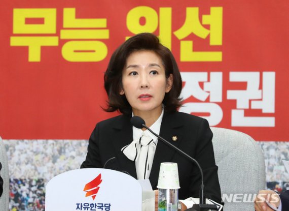 6개월 남은 총선..'포스트 조국' 주도권 경쟁 치열
