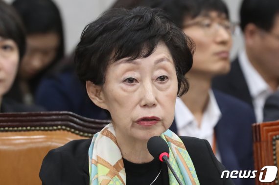[국감현장]인권위원장 "북한 이탈주민 아사에 책임감 느끼고 있다"