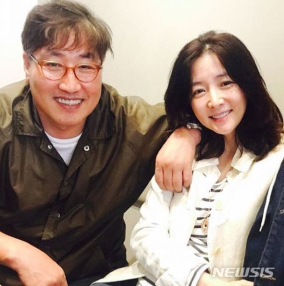 【서울=뉴시스】 남정현 기자=이영애와 그의 남편 정호영 (사진=SNS 캡처) 2019.10.25 nam_jh@newsis.com