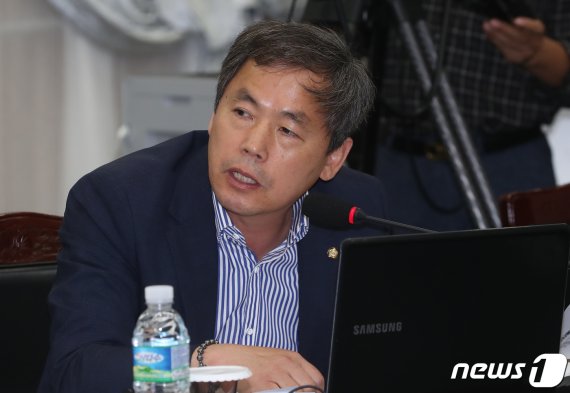 김현권 더불어민주당 의원. 2019.10.15/뉴스1 © News1 오현지 기자