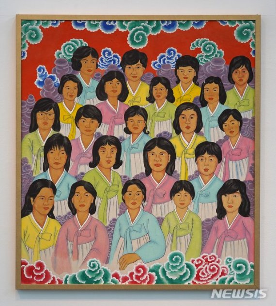 【서울=뉴시스】경기도 미술관, 시점 시점 전, 이억배_그린힐 노동참사 여성노동자 22인 영정도_1988