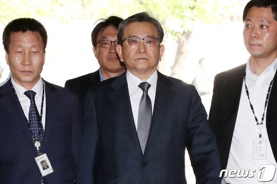 1억6,000만원대 뇌물수수 혐의를 받는 김학의 전 법무부 차관 2019.5.16/뉴스1 © News1 오대일
