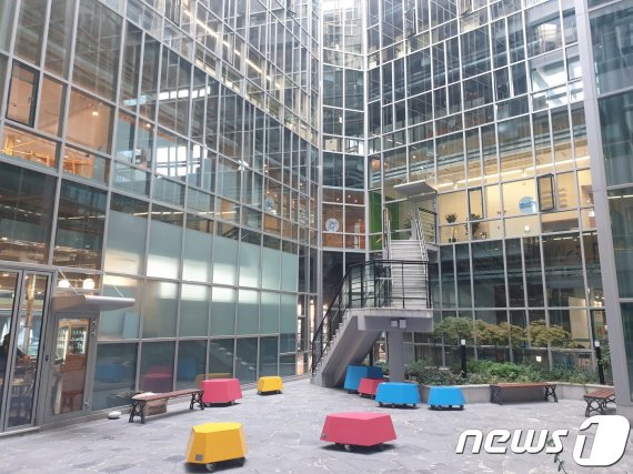 헬로우뮤지움이 입점해있는 성동안심상가 중심에 있는 공간.© 뉴스1 이기림 기자