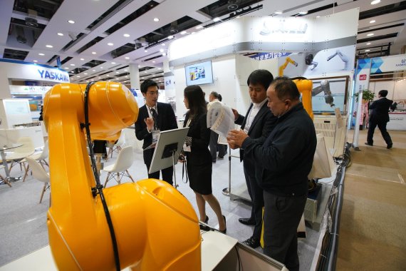 로봇, 서보모터, 인버터를 주력 생산하는 글로벌 로봇 기업 야스카와전기 부스 전경. 사진=엑스코 제공