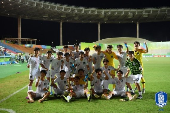 김정수 감독이 이끄는 U-17 대표팀이 월드컵 16강에 진출했다. 토너먼트부터는 아무도 모른다. (대한축구협회 제공) © 뉴스1