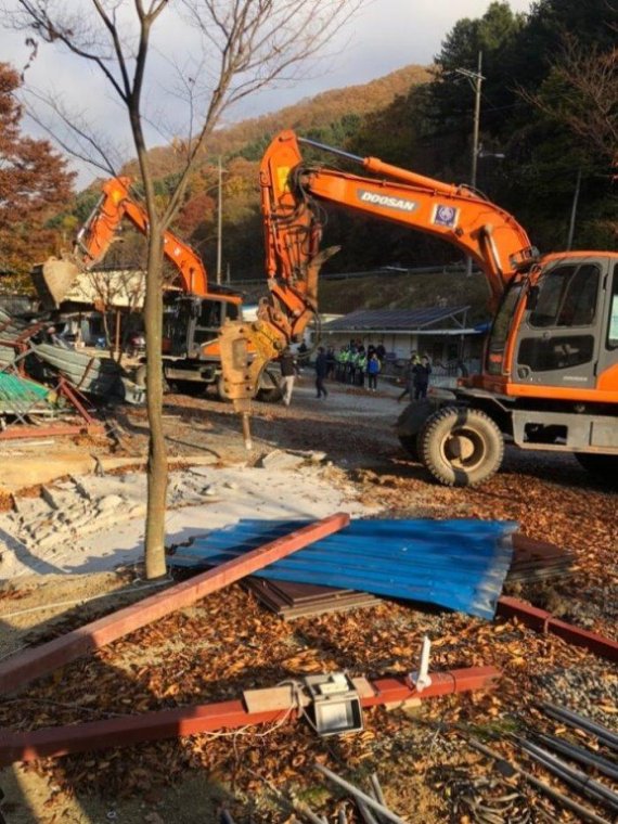 가평군 북면 백팔유원지 행정대집행. 사진제공=가평군