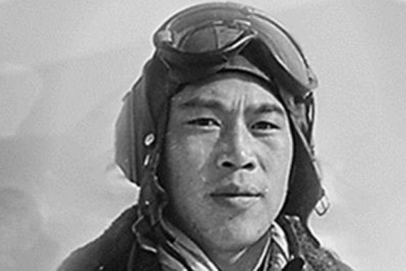 한국전 당시 공군 조종사였던 남성의 충격적 폭로