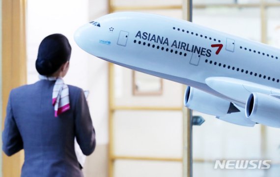 내우외환 앓는 아시아나항공, 새 주인 찾아도 과제 산적