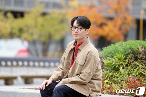 KBS2TV '동백꽃 필 무렵' 에 출연한 배우 이규성이 25일 서울 종로구 뉴스1 본사를 찾아 인터뷰에 앞서 포즈를 취하고 있다. 2019.11.25/뉴스1 © News1 황기선 기자