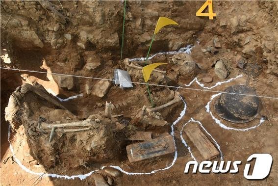 국군 유해발굴 모습. (국방부 제공) 2019.11.28/뉴스1