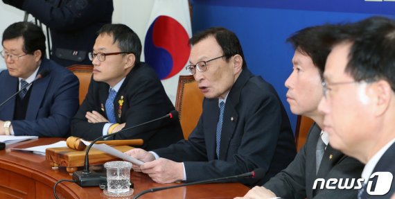 예산·민생법안 처리해야 하는 與…'한국당 필리버스터' 해법 고심