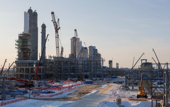 지난달 29일(현지시간) 러시아 극동 지역인 아무르주의 스보보드니시 동쪽 외곽에 위치한 에너지기업 가즈프롬의 아무르 천연가스 공장. 로이터 뉴스1