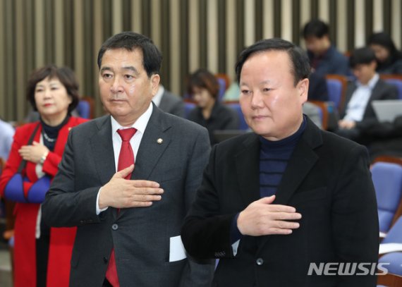 한국당 필리버스터 철회 보류…국회 정상화 다시 '빨간불'