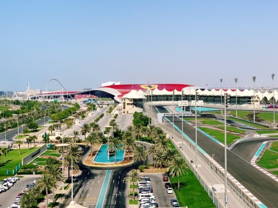 야스 마리나 서킷에서 바라본 페라리월드© 뉴스1