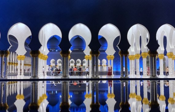 물빛에 비친 그랜드 모스크© 뉴스1