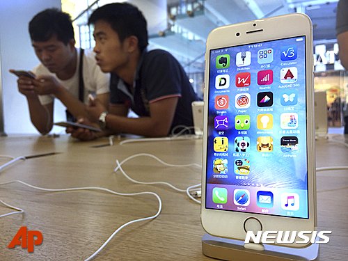 [올댓차이나] 아이폰 11월 중국 출하량 35% 급감..."신기종 판매 부진"