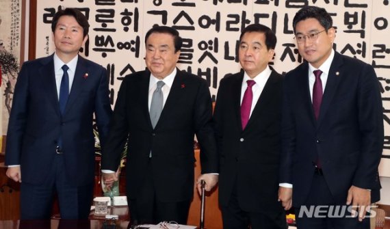 與, 오늘 본회의에 '패트' 상정…한국당, '필리버스터' 돌입(종합)