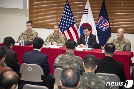 20일 부산 남구 부산항8부두 내 주한미해군해상수송사령부 브리핑룸에서 센토 프레젠테이션이 열리고 있다. 뉴스1