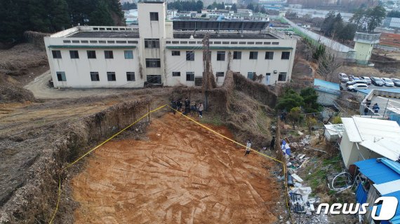 20일 오후 '광주솔로몬로파크' 공사 현장인 옛 광주교도서 부지에서 신원미상의 시신이 수십구 발견됐다. 사진은 공사 중인 부지 모습.(조선일보 제공)2019.12.20/뉴스1 © News1 허단비 기자